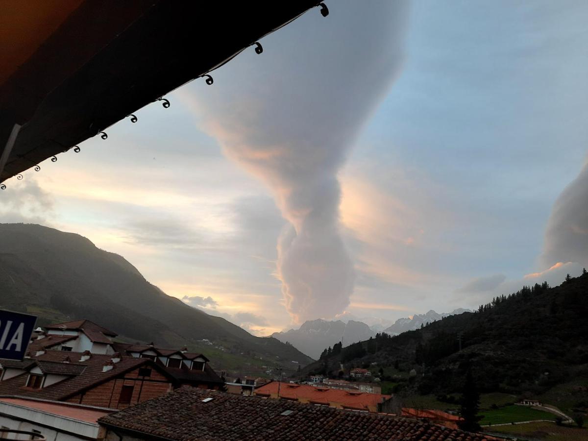 Hosteria Picos De Europa Potes Kültér fotó